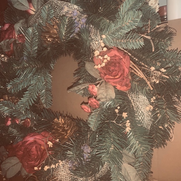 ꧁𝑮𝒐𝒓𝒈𝒆𝒐𝒖𝒔 𝑪𝒉𝒓𝒊𝒔𝒕𝒎𝒂𝒔 𝑾𝒓𝒆𝒂𝒕𝒉꧂ - Picture 3 of 4